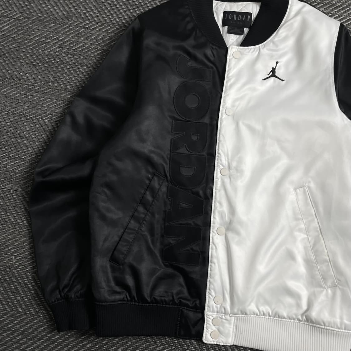 조던 에어조던 빅로고 사틴 바시티 점퍼y 4470 상품이미지3