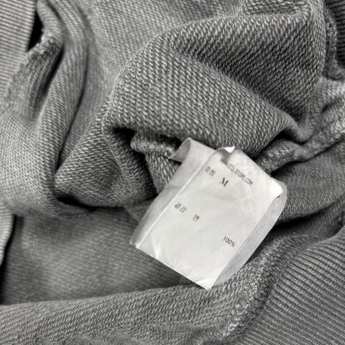 미스치프 차콜컬러 시그니처 빅로고 롬버스 사이드 버튼 후두티 상품이미지4