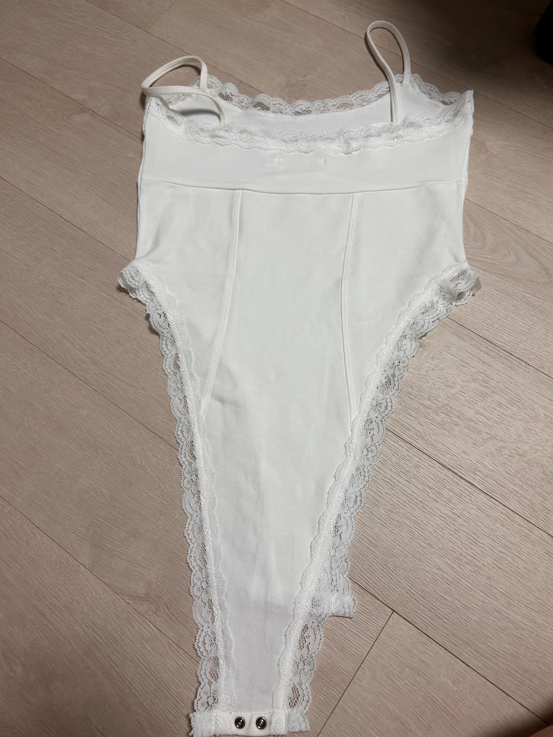 쓰리타임즈 에블린 레이스탑 evelyn lace top 상품이미지3