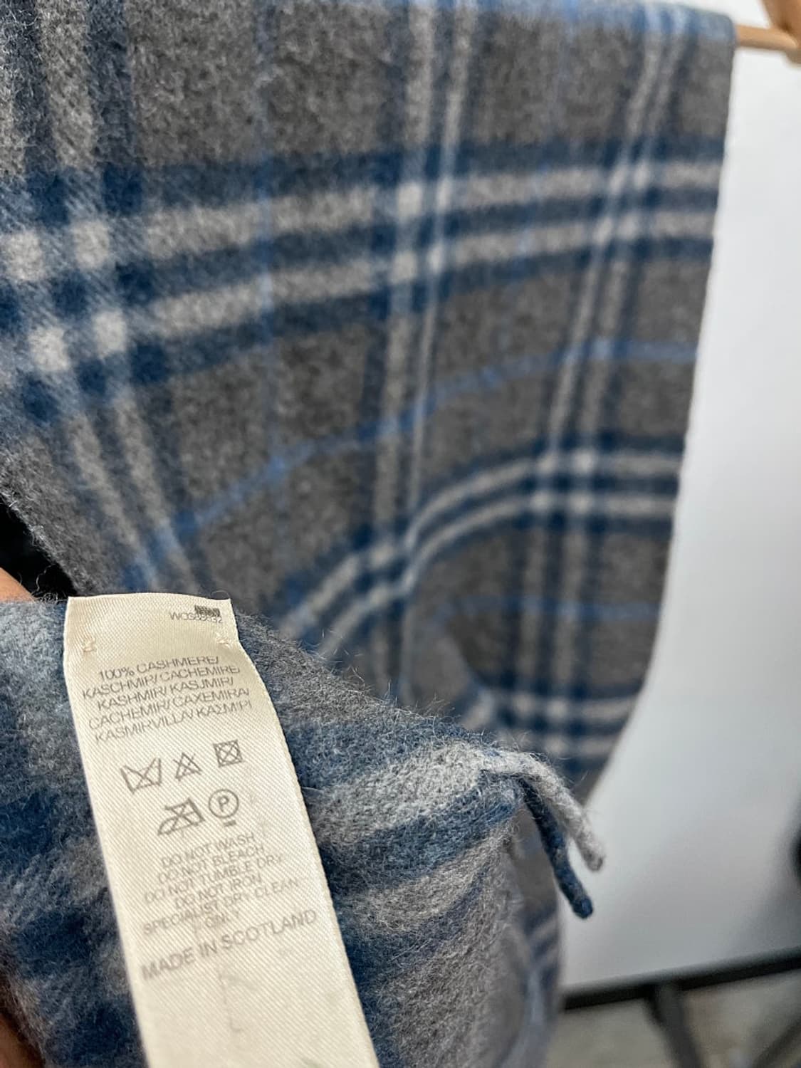 버버리 그레이 체크 캐시미어 머플러  상품이미지5