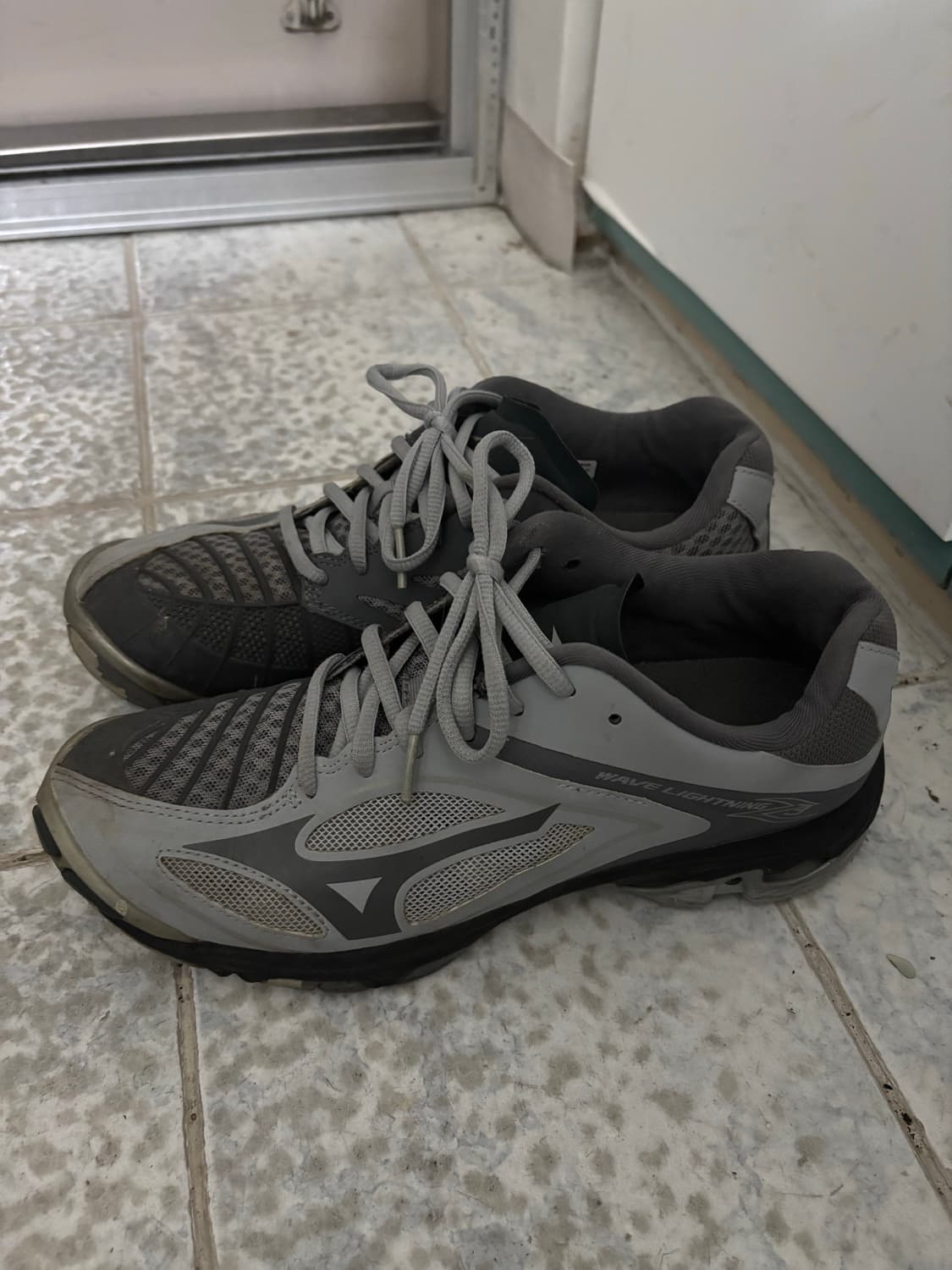 미즈노 웨이브 라이트닝 Z3 상품이미지3