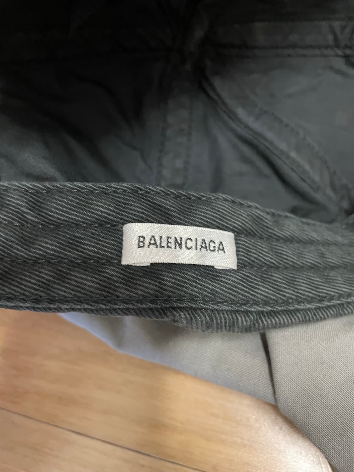 발렌시아가 웨이브 빈티지 볼캡 L사이즈 입니다. 상품이미지3