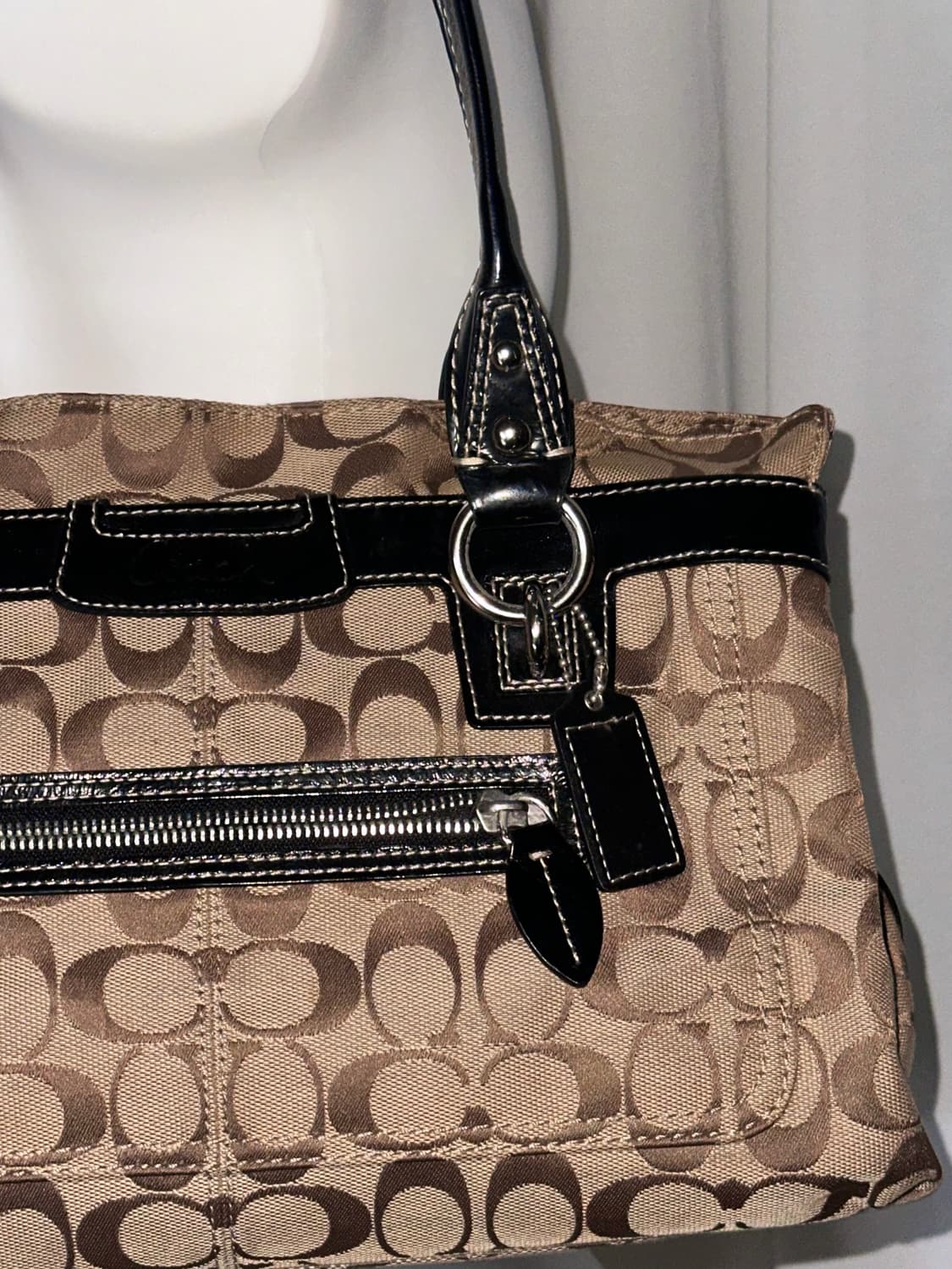 코치 시그니처 패턴 브라운 베이지 숄더백 상품이미지7