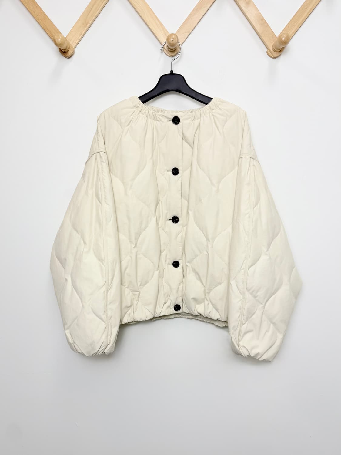 COS 코스 개더드 퀼티드 다운 자켓 상품이미지2