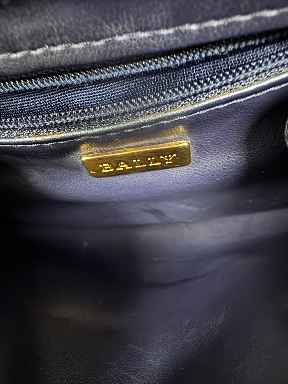 발리 퀄팅 체인 크로스백 상품이미지7