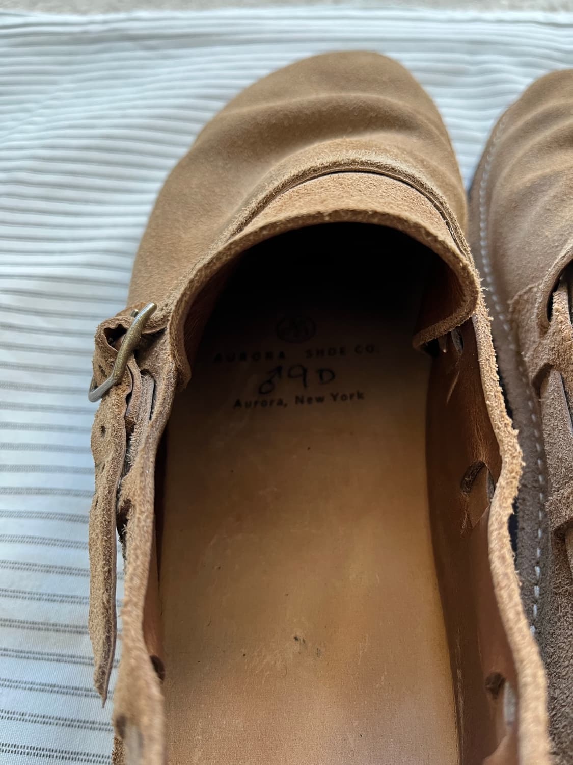 오로라 슈즈 러프아웃 스웨이드 로퍼(270–275) 상품이미지7