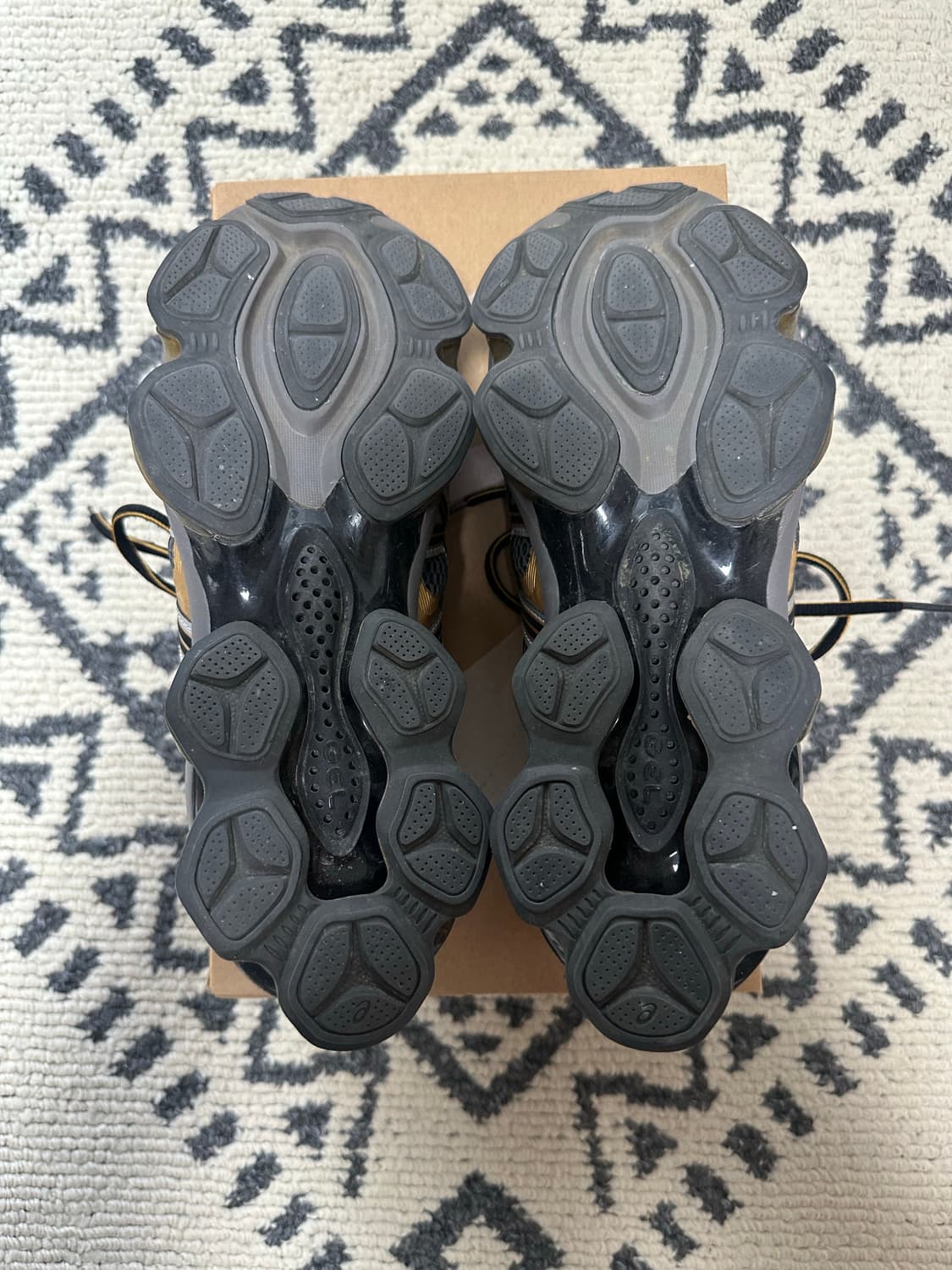 아식스 젤 퀄텀 키네틱 카본 퓨어 골드 상품이미지5