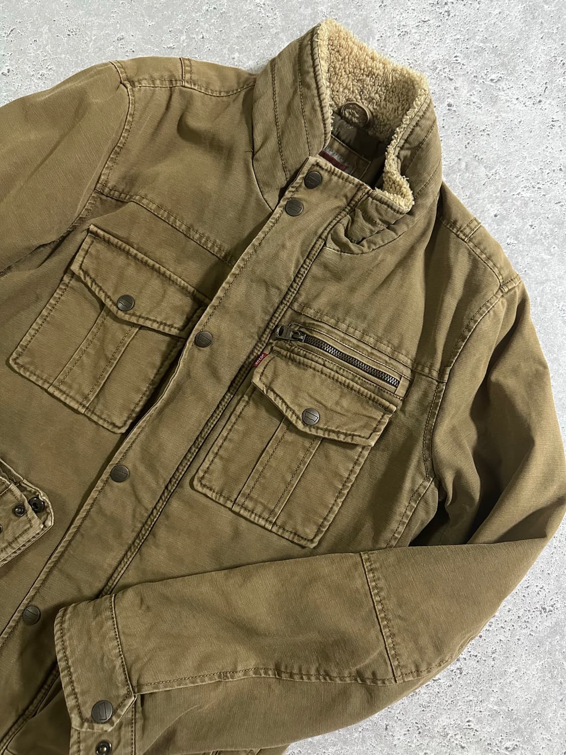 Levi's 코튼 퀼팅 세르파 트러커 재킷 카키 브라운 상품이미지1