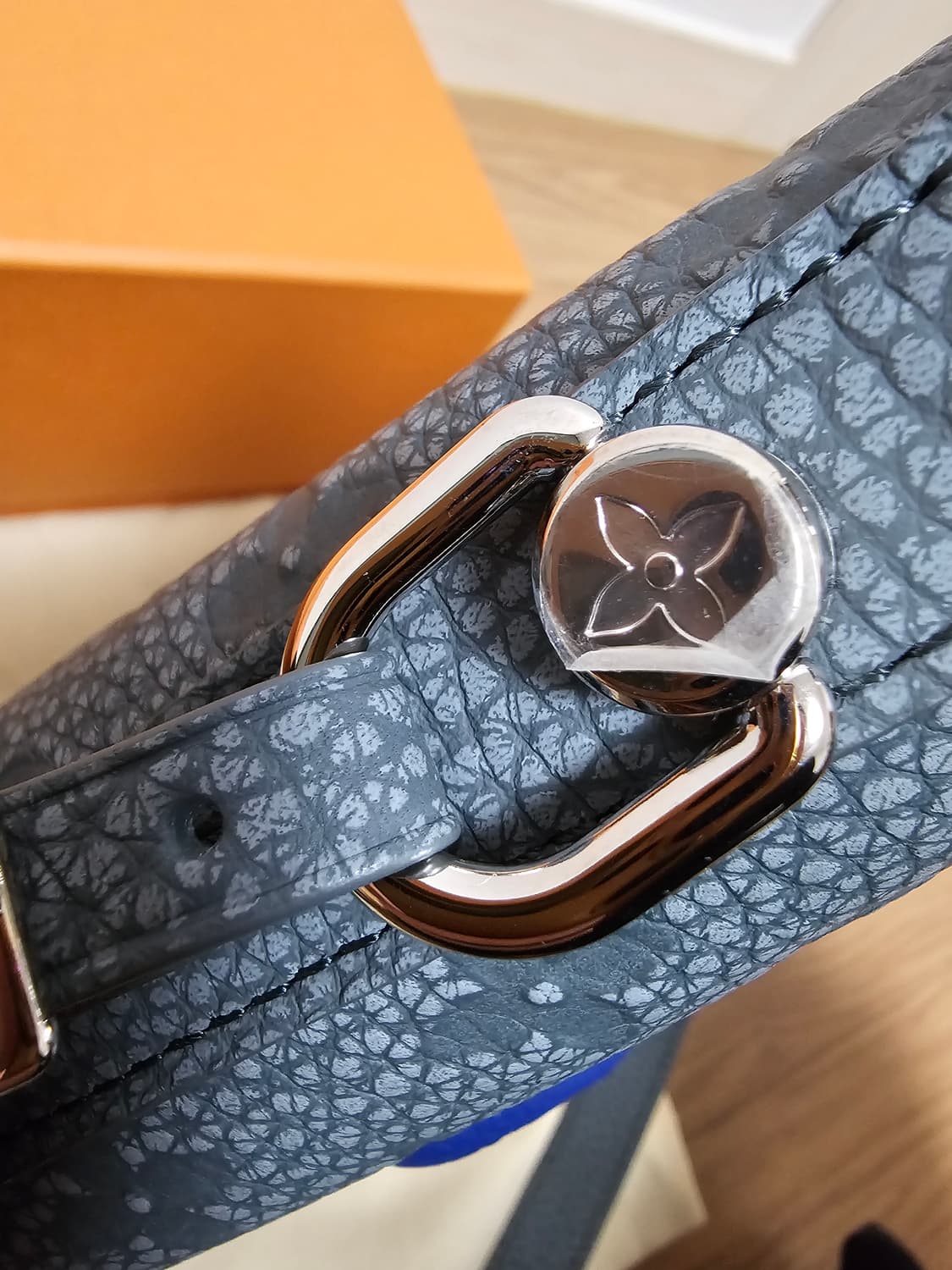 루이비통 버질아블로 돕키트 클라이밍 더블체인 토리옹 크로스백 (새상품) 상품이미지6