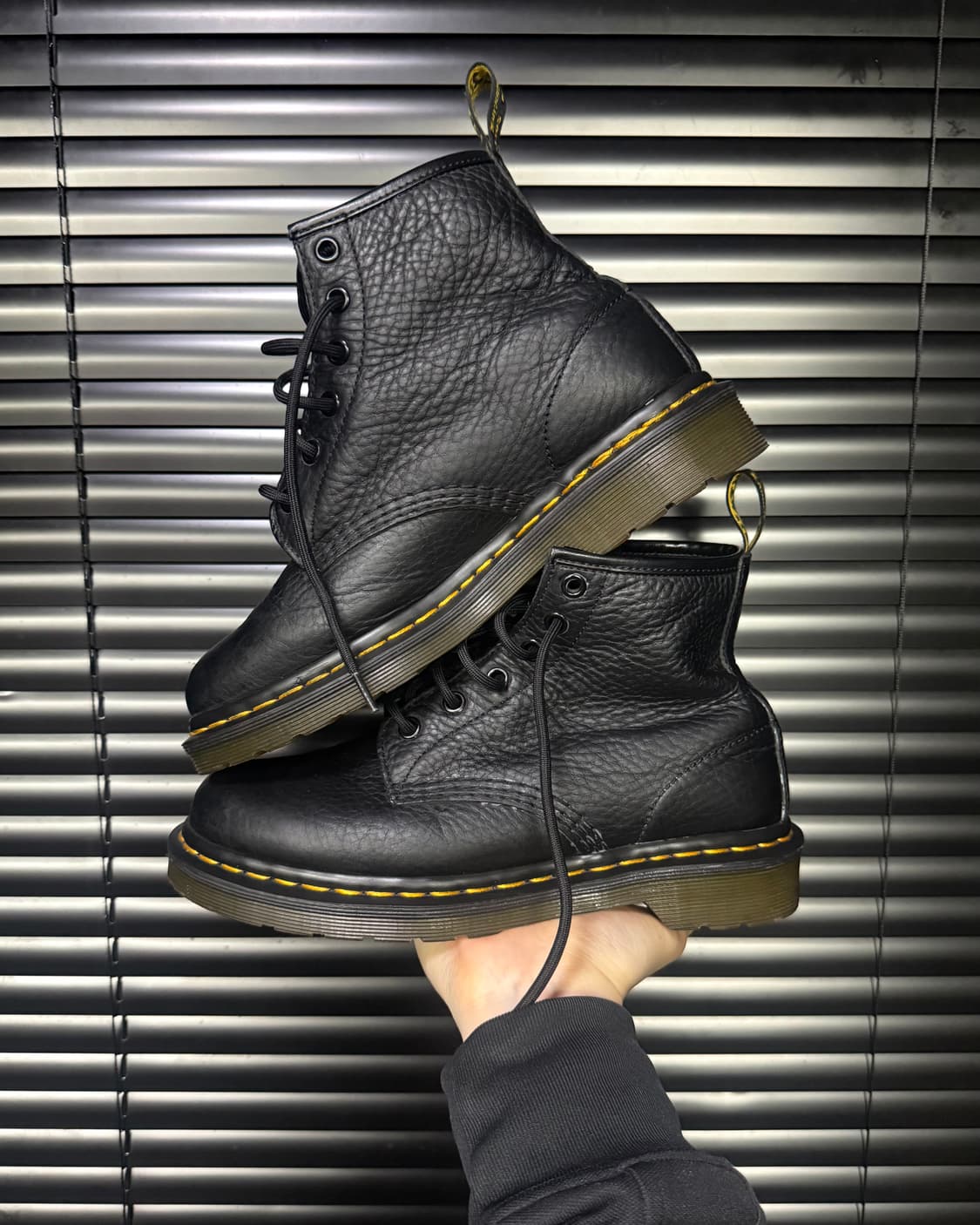닥터마틴 101 6홀 가죽 부츠 레더 240 무광 빈티지 uk5 블랙 상품이미지2