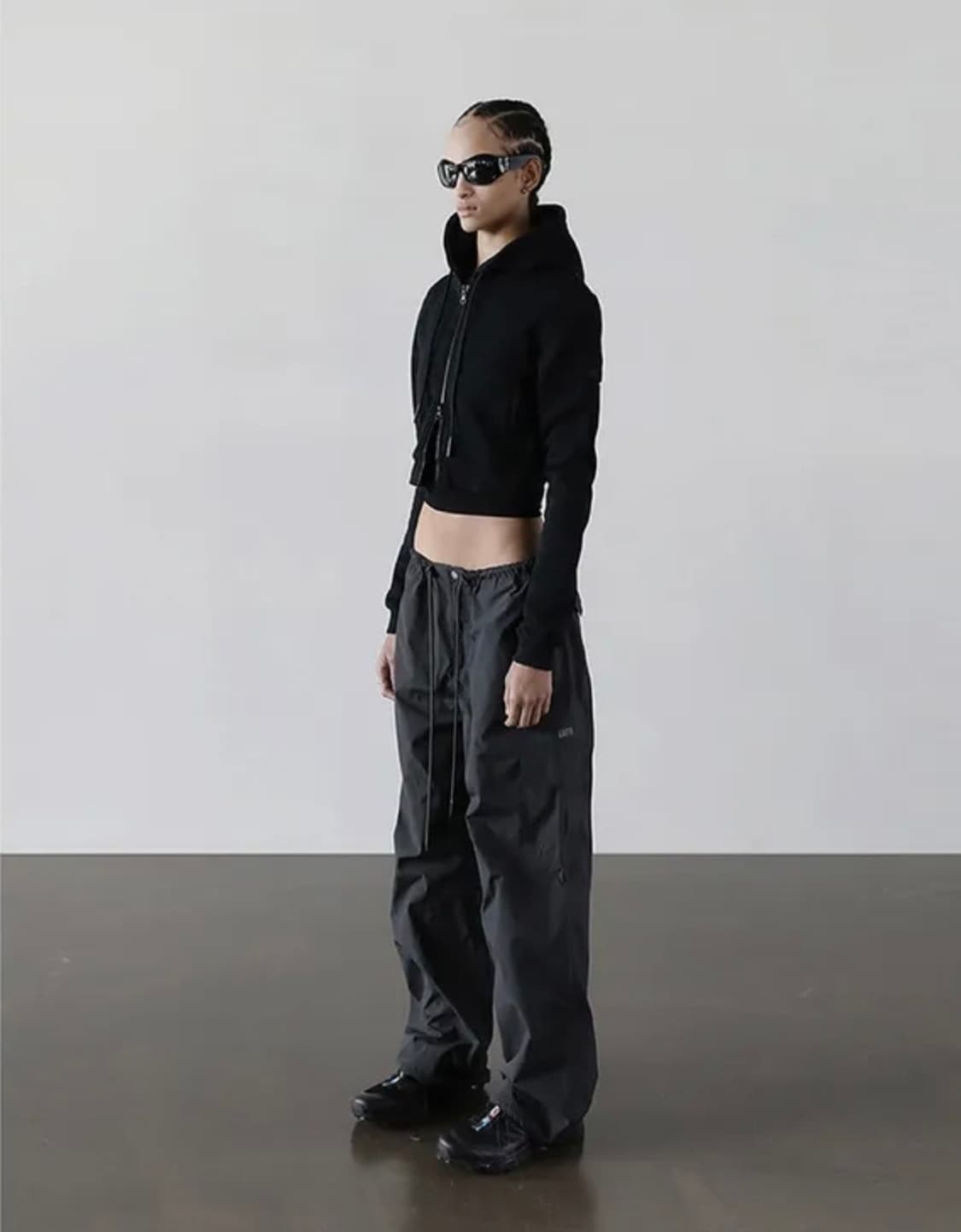 배드블러드 올드이펙트 크롭 후드 집업 - 오닉스/S 상품이미지2