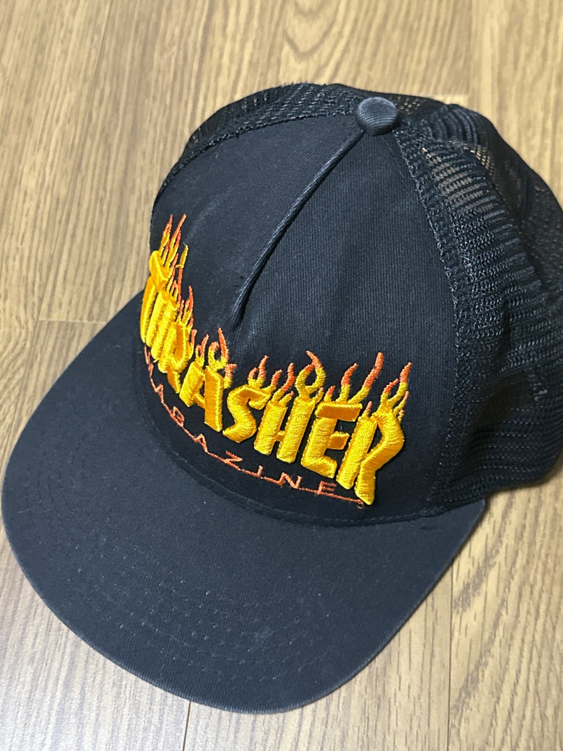 트래셔 플레임 로고 메쉬 캡 상품이미지1