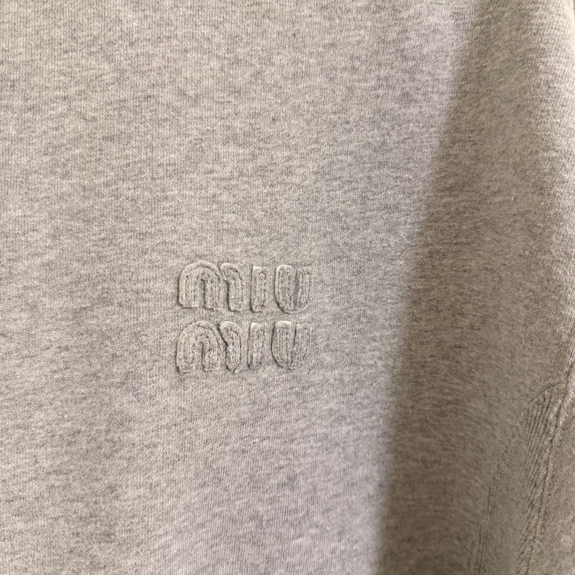 [XS] 미우미우 오버사이즈 기모 맨투맨 상품이미지4