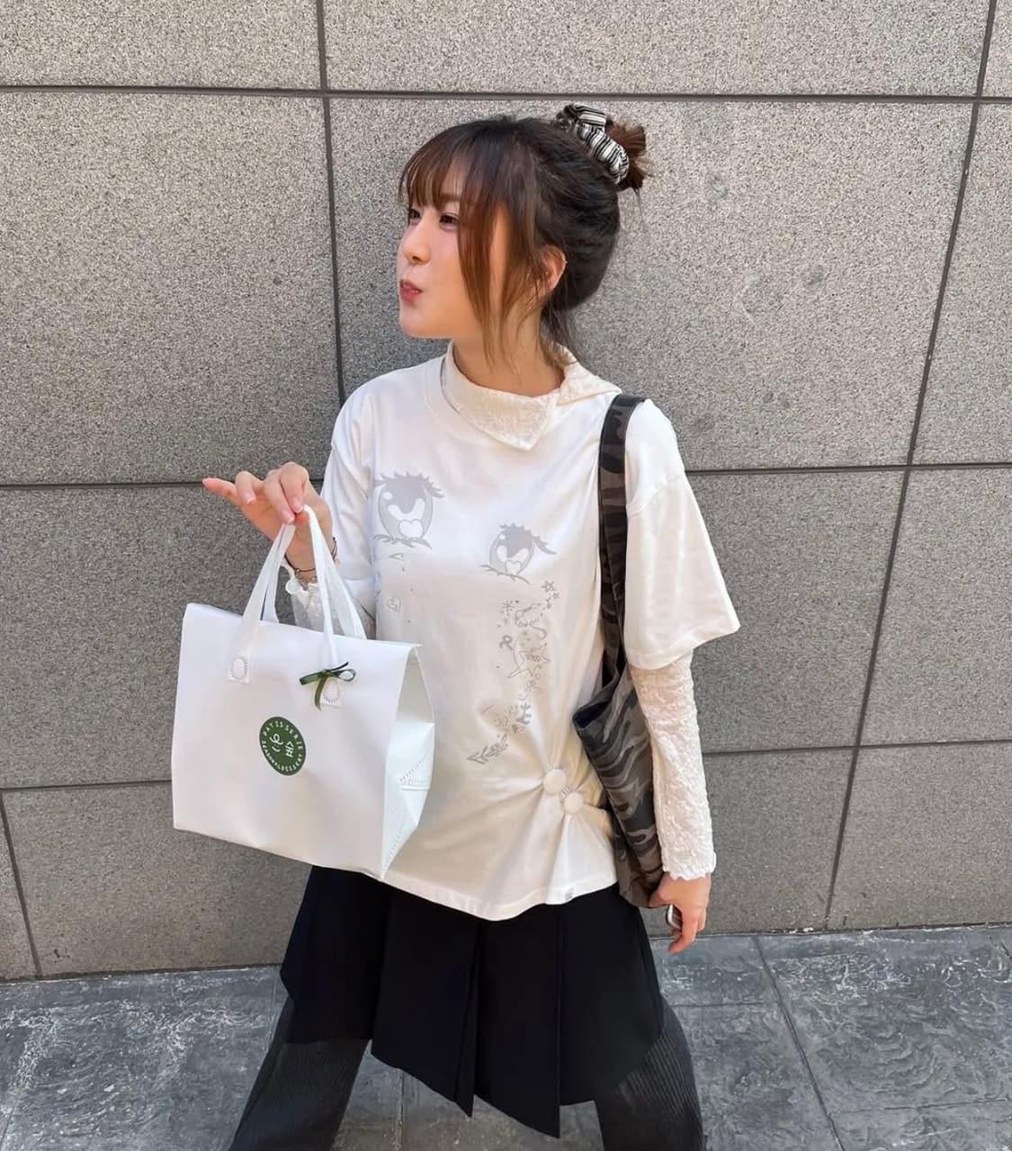 타입서비스 Cry Eyes Half Sleeve Top [White] 상품이미지2