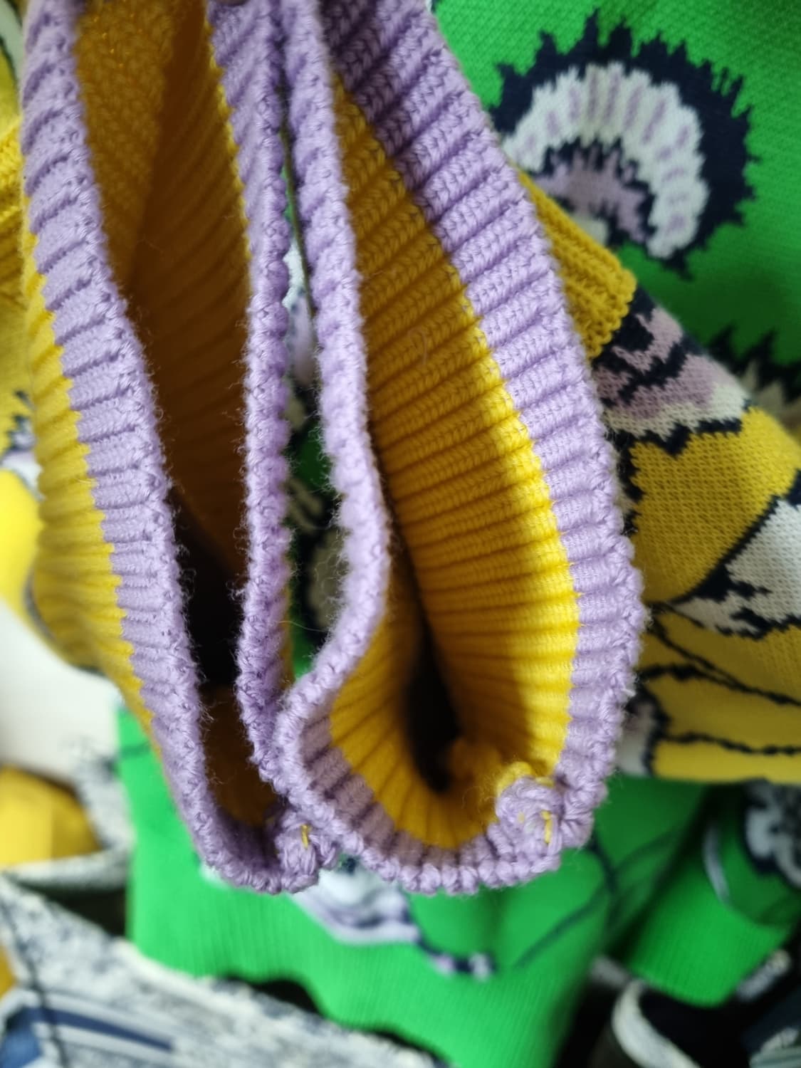 정품) 오일릴리 플로럴 브이넥 니트  상품이미지3