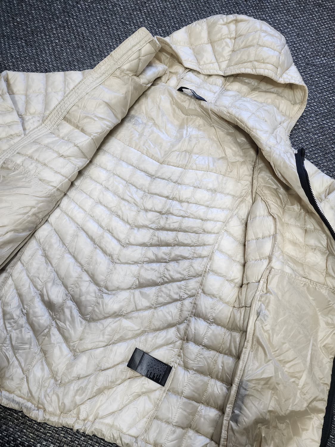 여성 노스페이스 후드 경량패딩 상품이미지5