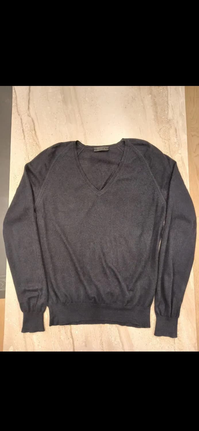 PRADA CASHMERE RAGLAN V NECK KNIT 상품이미지1