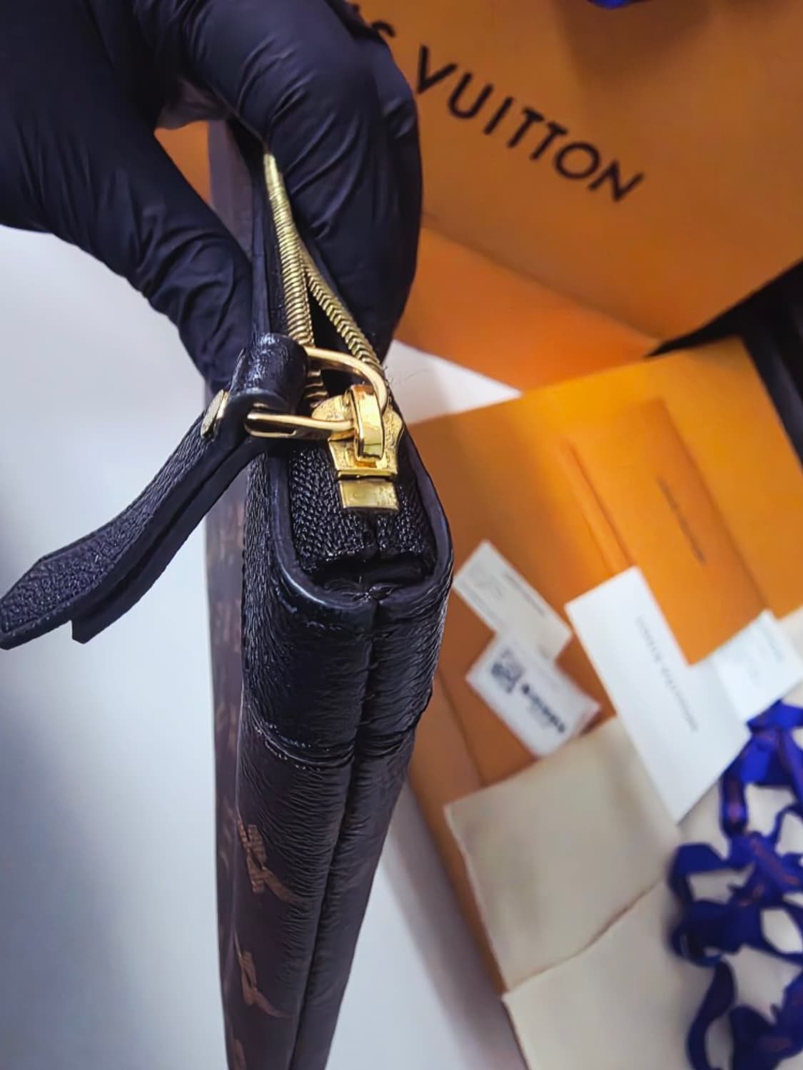 루이비통 데일리 모노그램 파우치백 (영수증 포함 풀구성 상태 최상) 상품이미지9