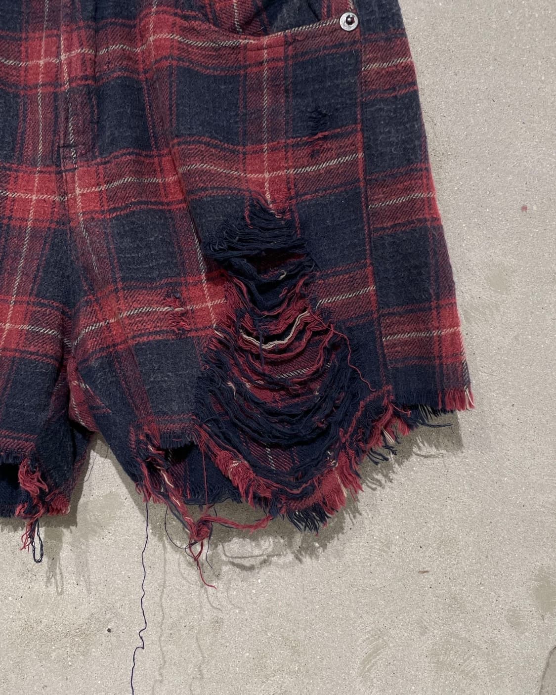 r13 마룬 플레이드 슈레딧 슬라우치 쇼츠 상품이미지5