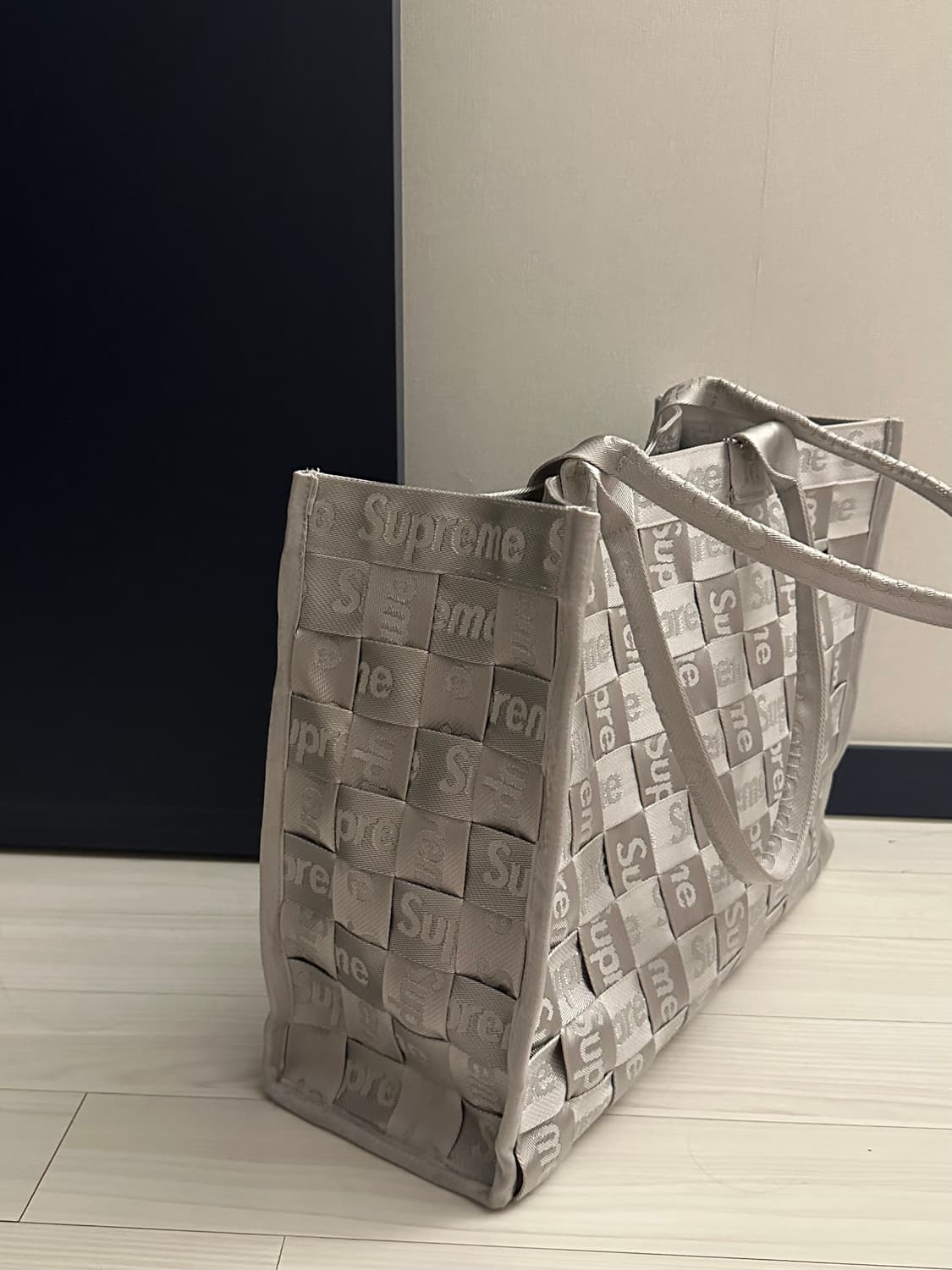 슈프림 우븐 토트백 그레이 24SS 상품이미지2