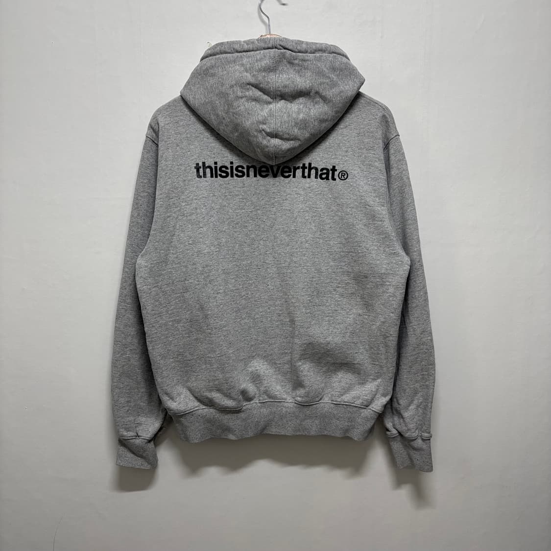 디스이즈네버댓 그레이 후드티 상품이미지1