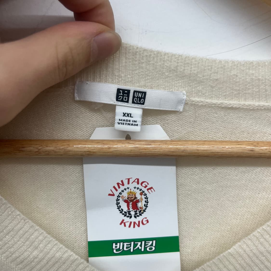 유니클로 아이보리 브이넥 니트 스웨터 여/XXL 상품이미지5