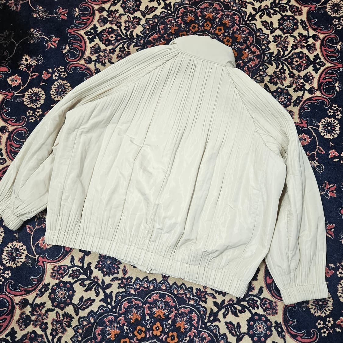 요이츠 24fw 플리츠 레이어드 자켓
Free size 상품이미지9