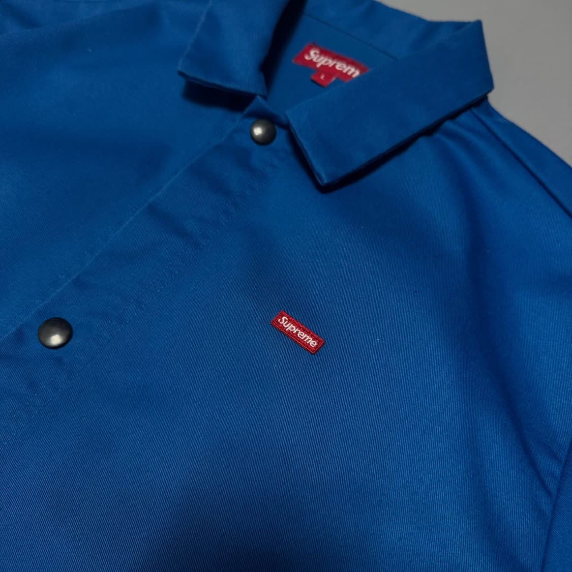 슈프림(SUPREME) 19ss 블루 스몰박스 로고 스냅 프론트 자켓 상품이미지4