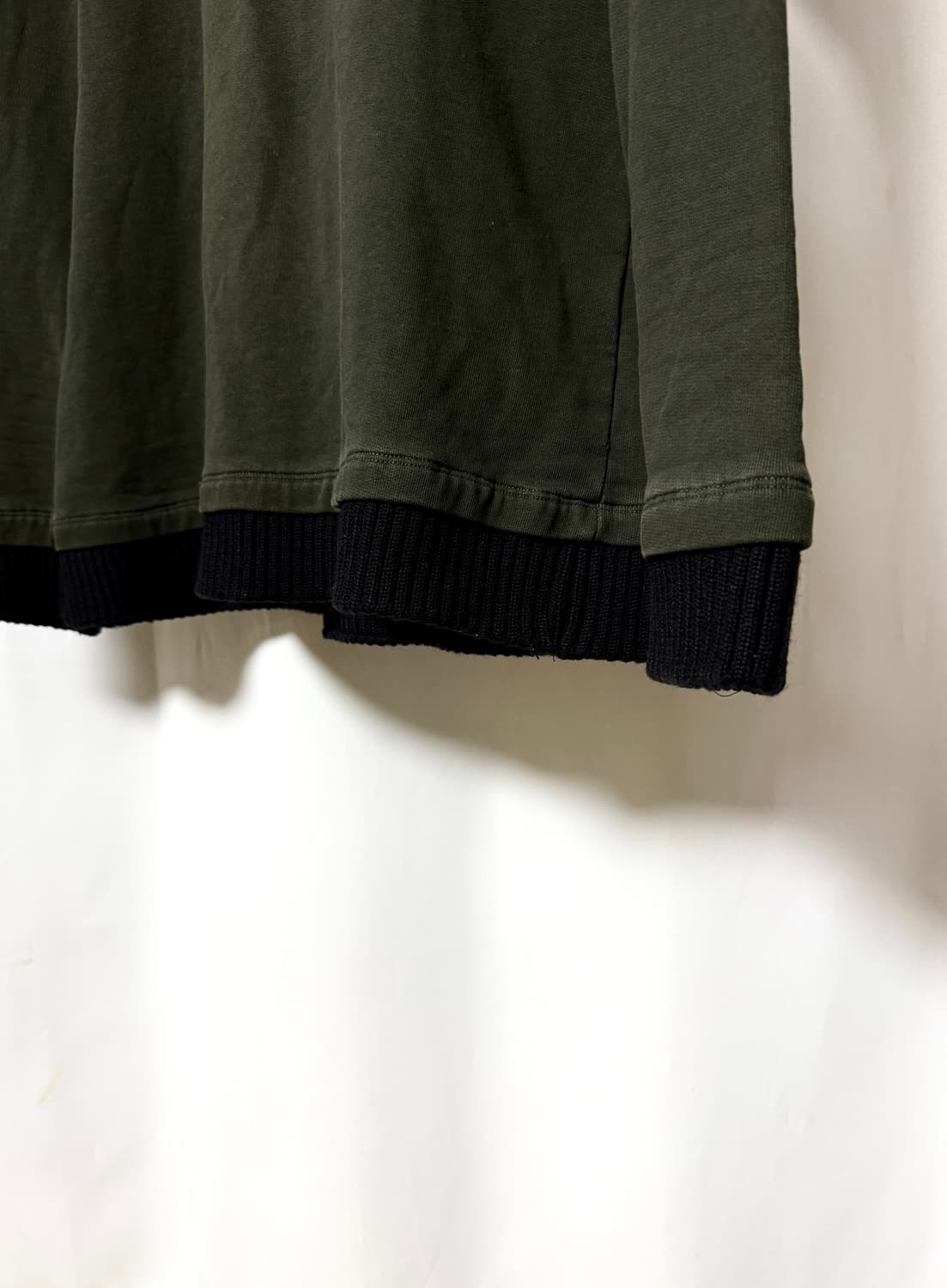 앤드뮐 미스터 밀리터리 레이어 맨투맨 상품이미지3