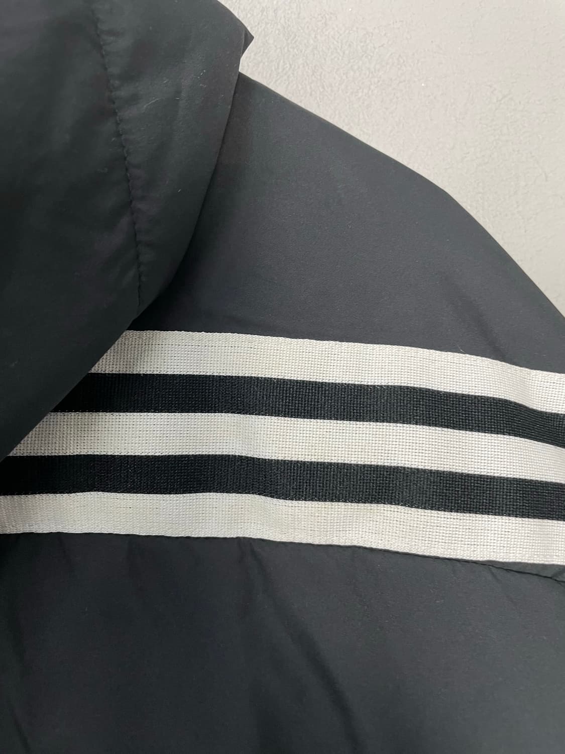 아디다스 3S 블랙 다운 패딩 H1359 상품이미지9