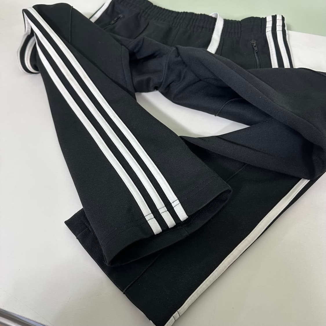 M 95 아디다스오리지날 슬림핏 3스트라이프 유로파팬츠 상품이미지4