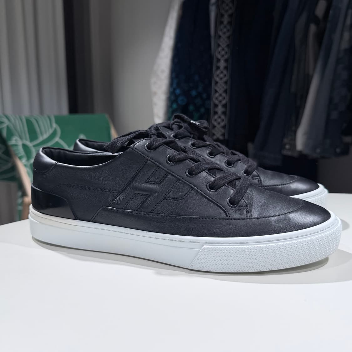 41.5 / 에르메스 딥 블랙 카프스킨 레더 스니커즈 상품이미지2