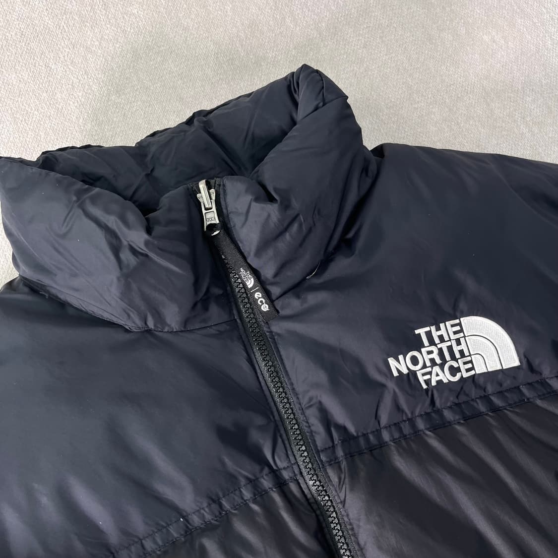 100 노스페이스 1996 에코 눕시 블랙 패딩 상품이미지2