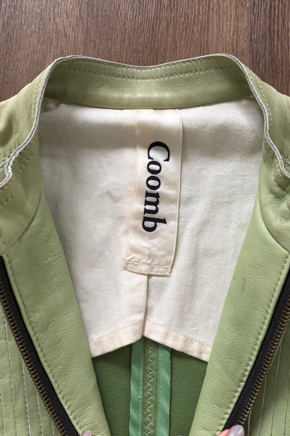 Frill & Pin-tuck Detailed Leather Jacket 상품이미지6