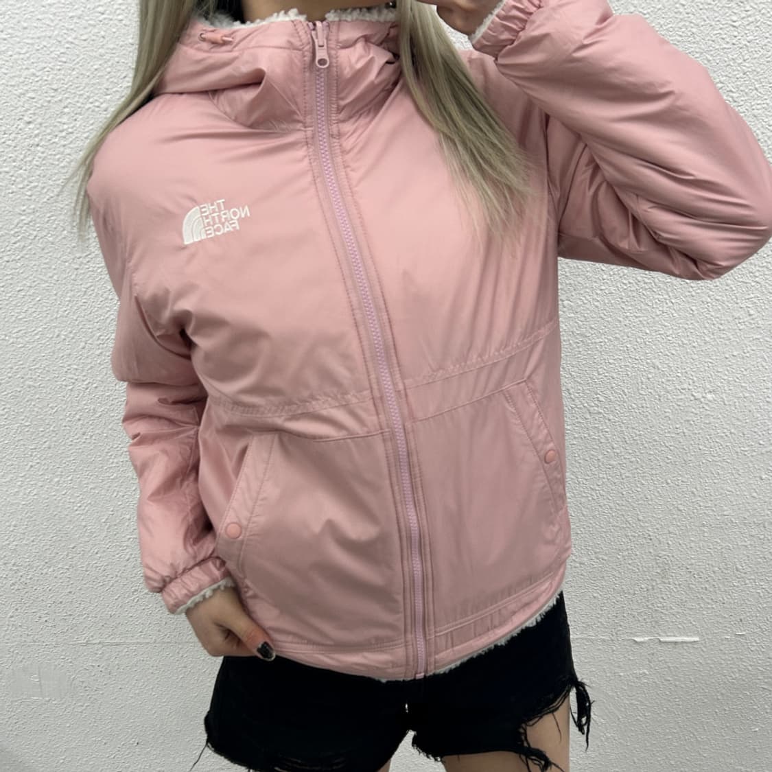 노스페이스 딸기우유맛 리버시블 뽀글이 후드집업 xs 상품이미지3