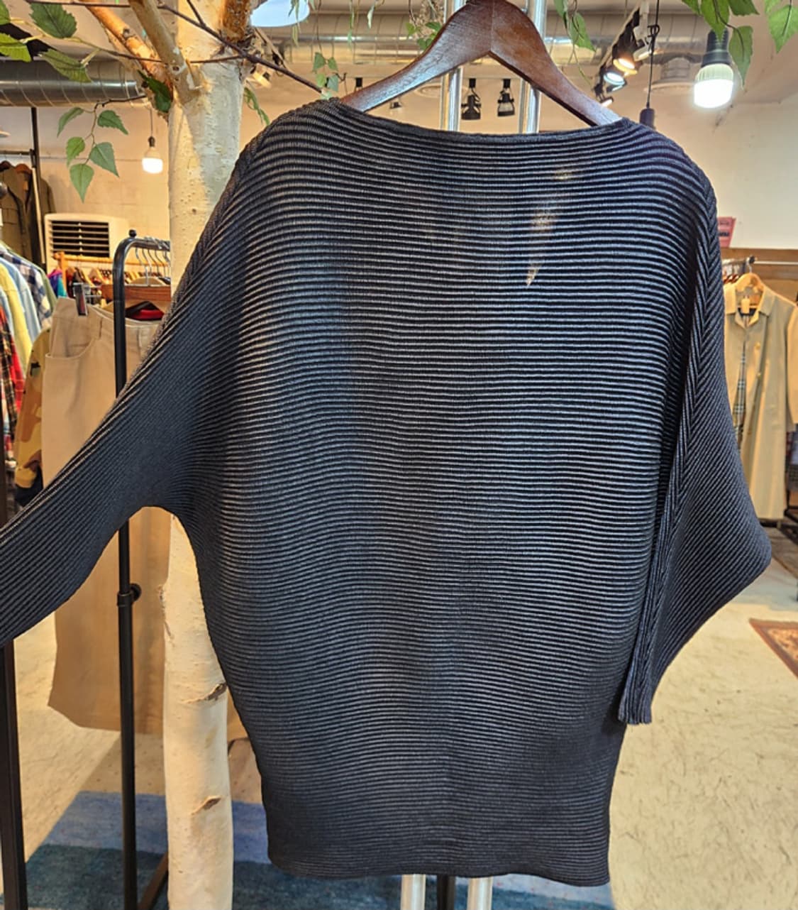 SPECCHIO pleats 스피치오 플리츠 블랙 가오리핏 탑 상품이미지9