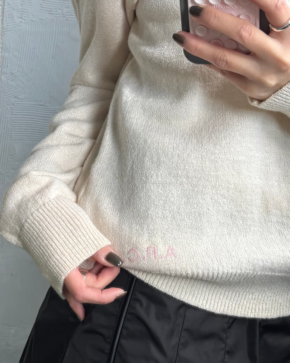 A.P.C. 아페쎄 핑크자수로고 아이보리컬러 유넥 니트 상품이미지5