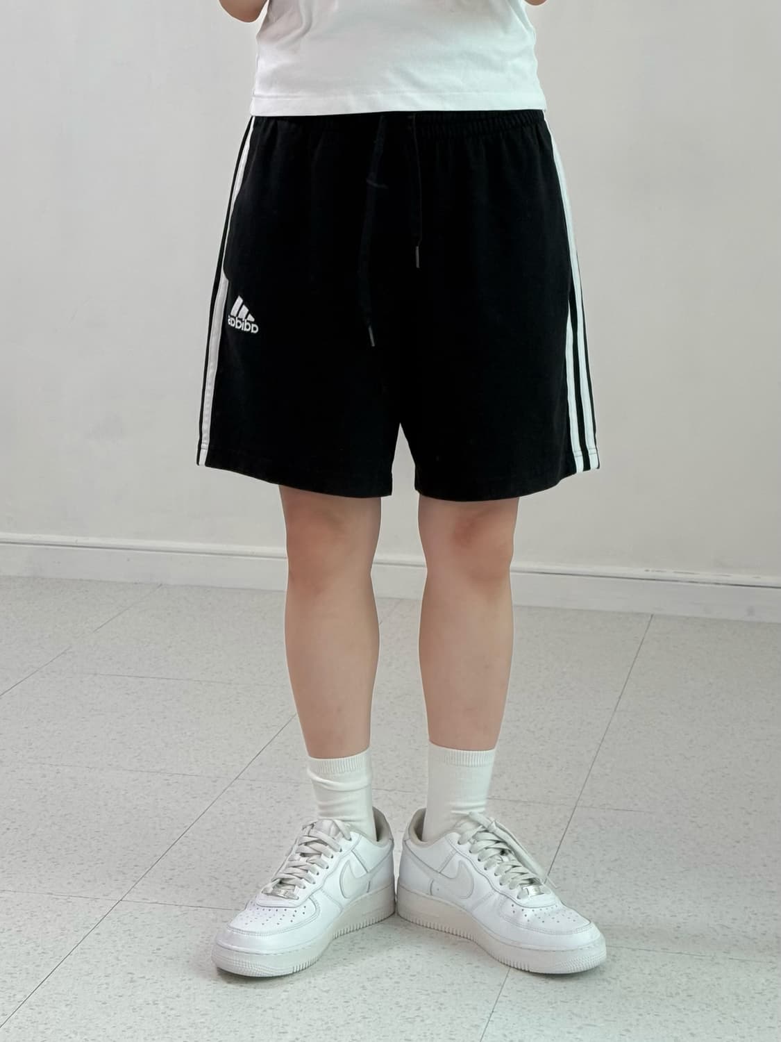 아디다스 블랙 삼선 반바지 상품이미지1
