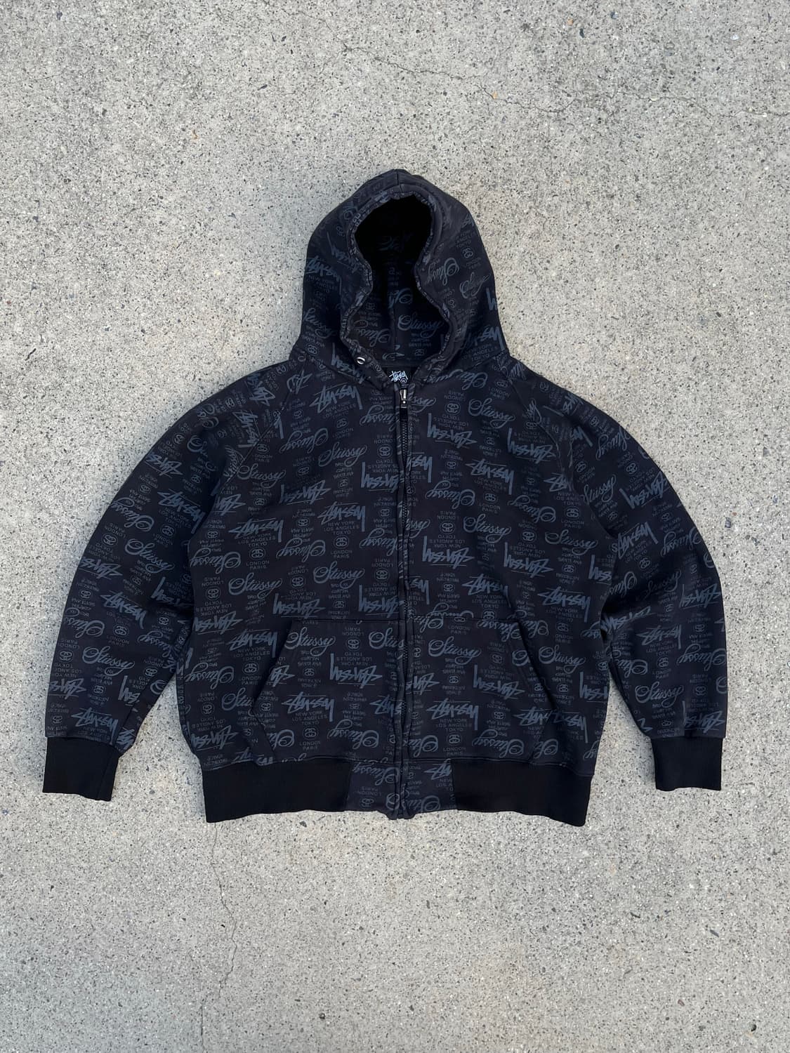 스투시 월드투어 로고 후드집업 상품이미지1