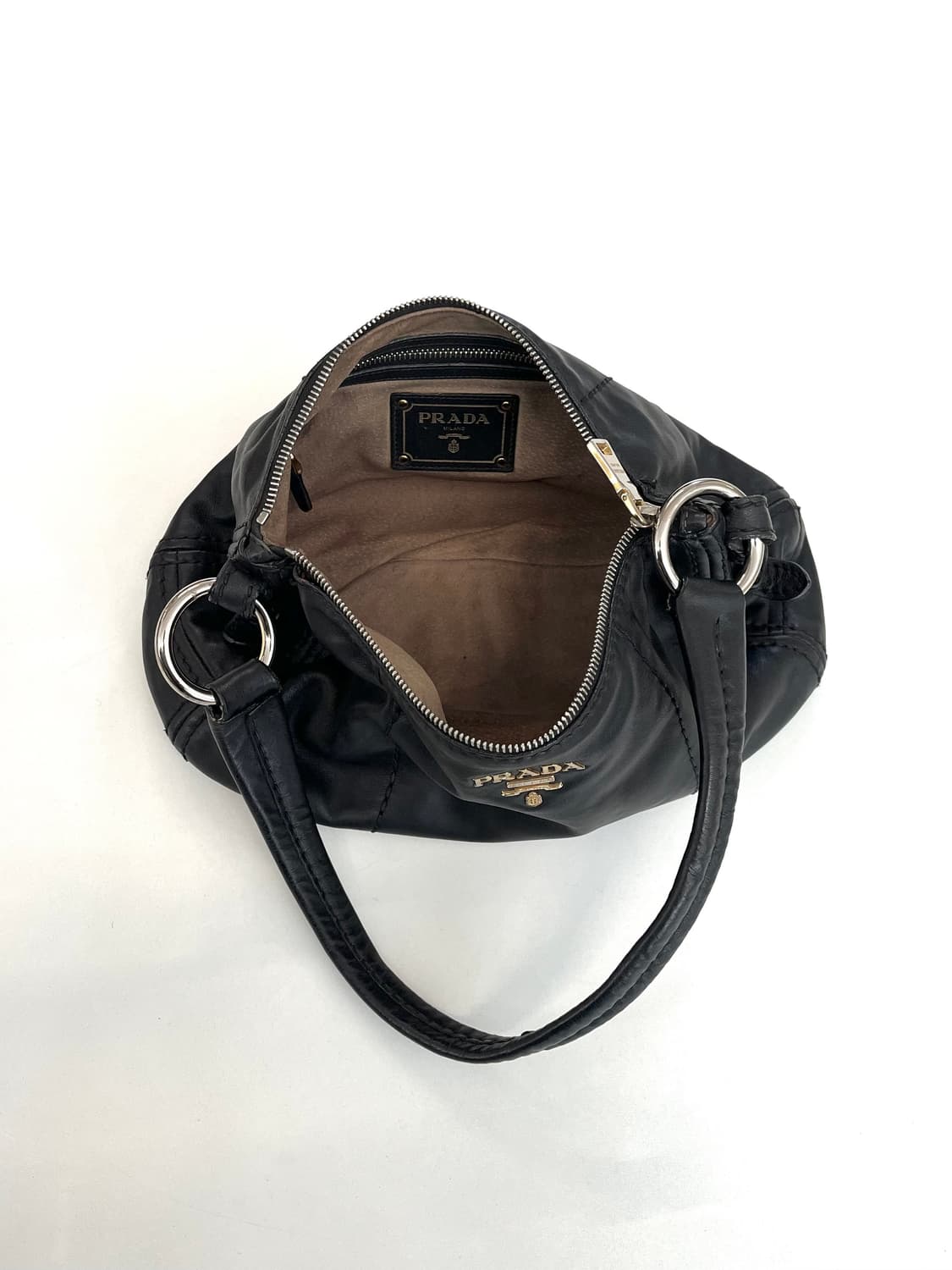 프라다 카프스킨 레더 호보백 상품이미지5