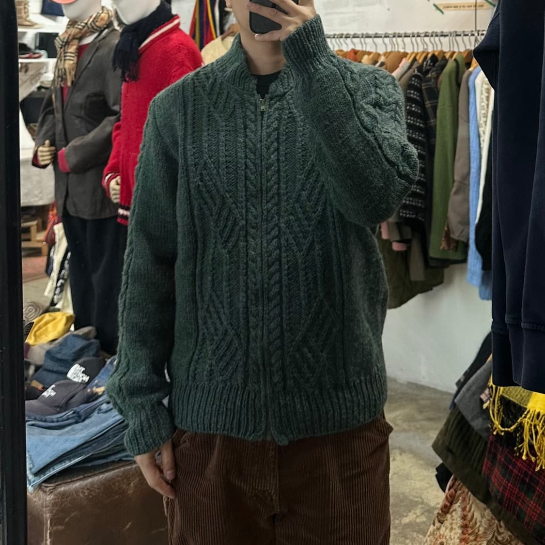 (착용컷) 울 꽈배기 니트 집업 자켓 (남성용 103) 상품이미지3