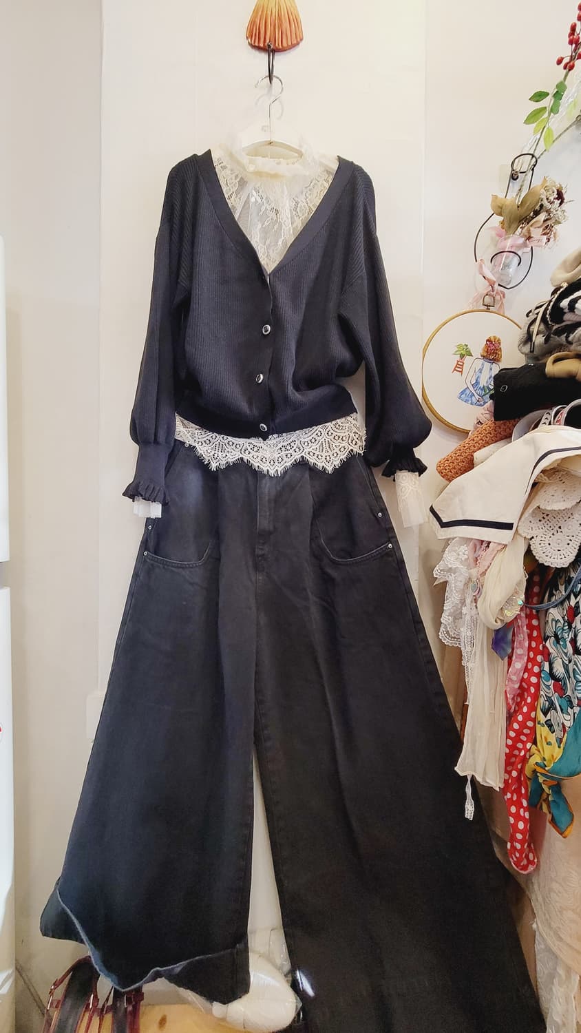 리본벌룬 가디건. 레이스 블라우스. 블랙진 와이드팬츠 상품이미지1