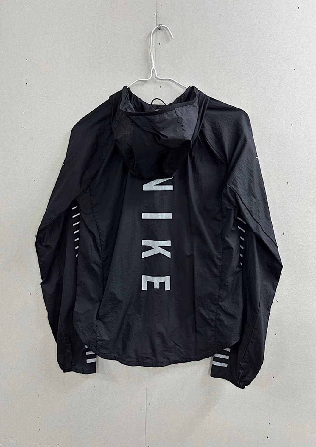 나이키 러닝 경량 바람막이 XS  상품이미지3