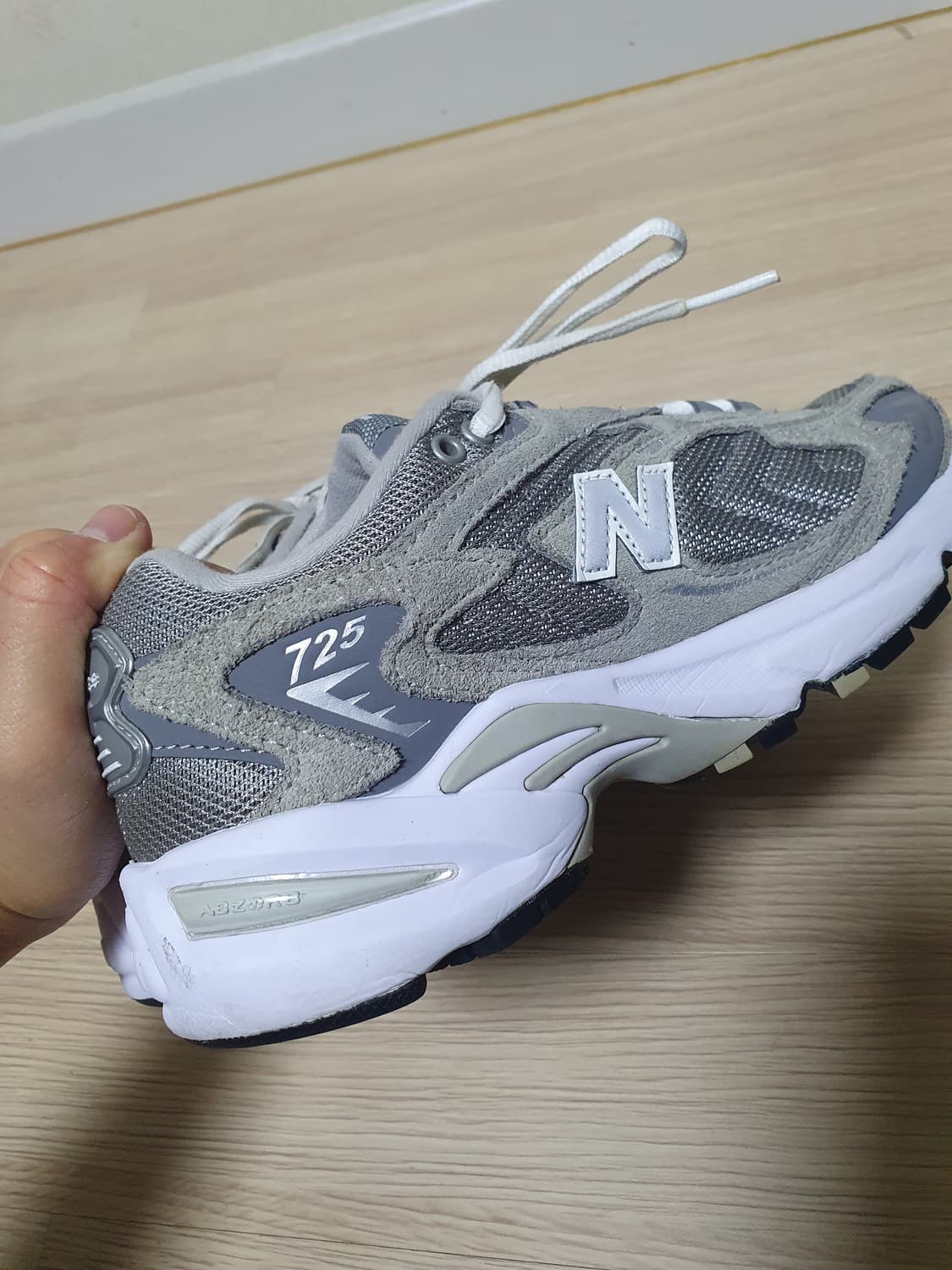 뉴발란스 725 그레이 운동화 240 상품이미지6