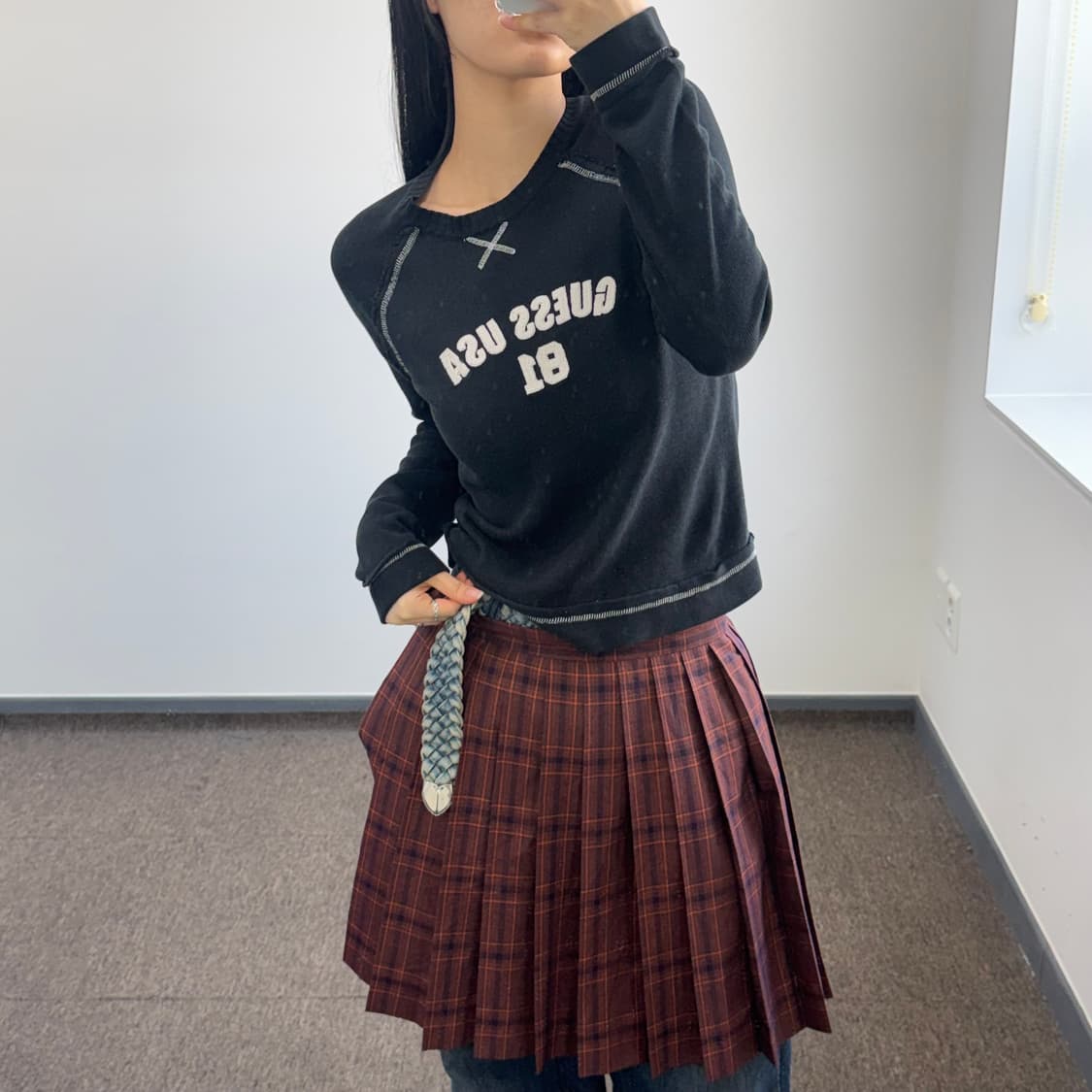 Guess 게스 스펠아웃로고 블랙 니트  상품이미지2