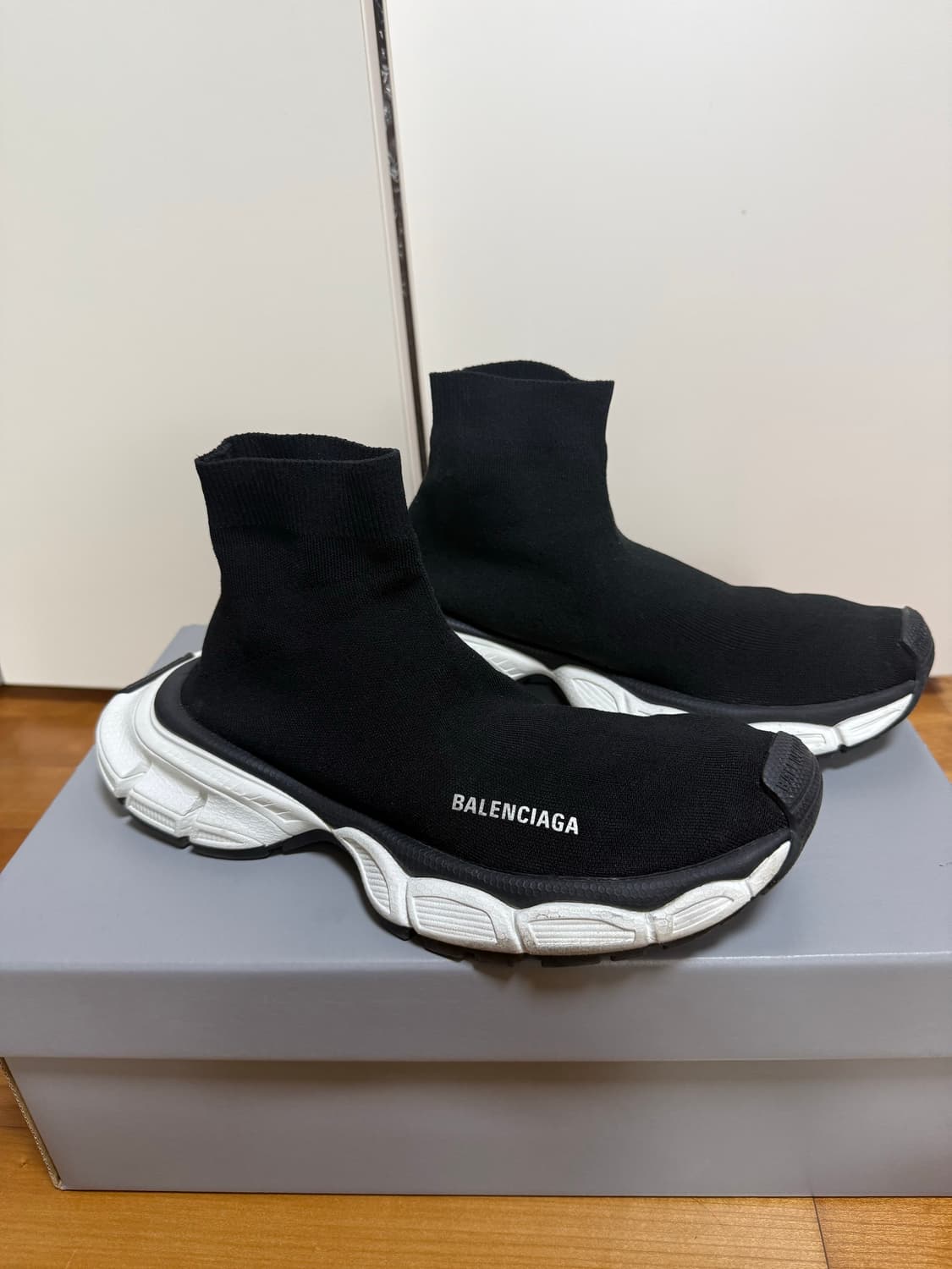[41] 발렌시아가 3xl 삭스러너 상품이미지3