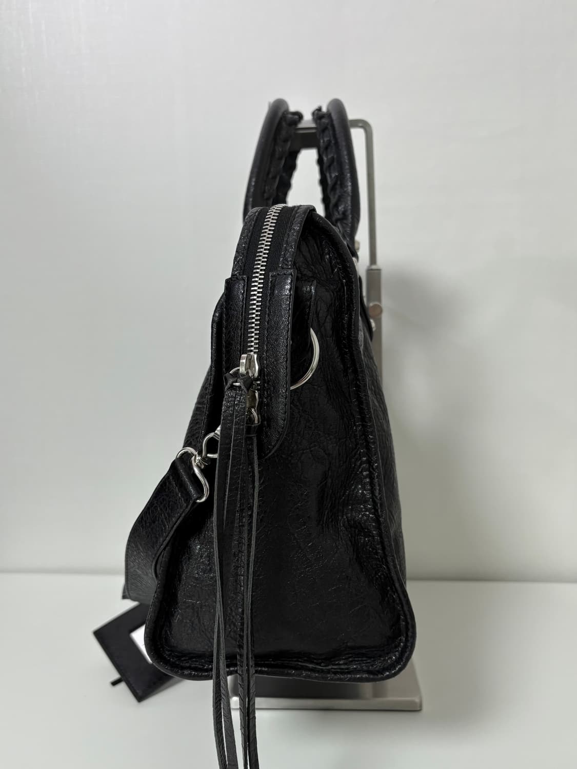 발렌시아가 시티 모터백 블랙 상품이미지3