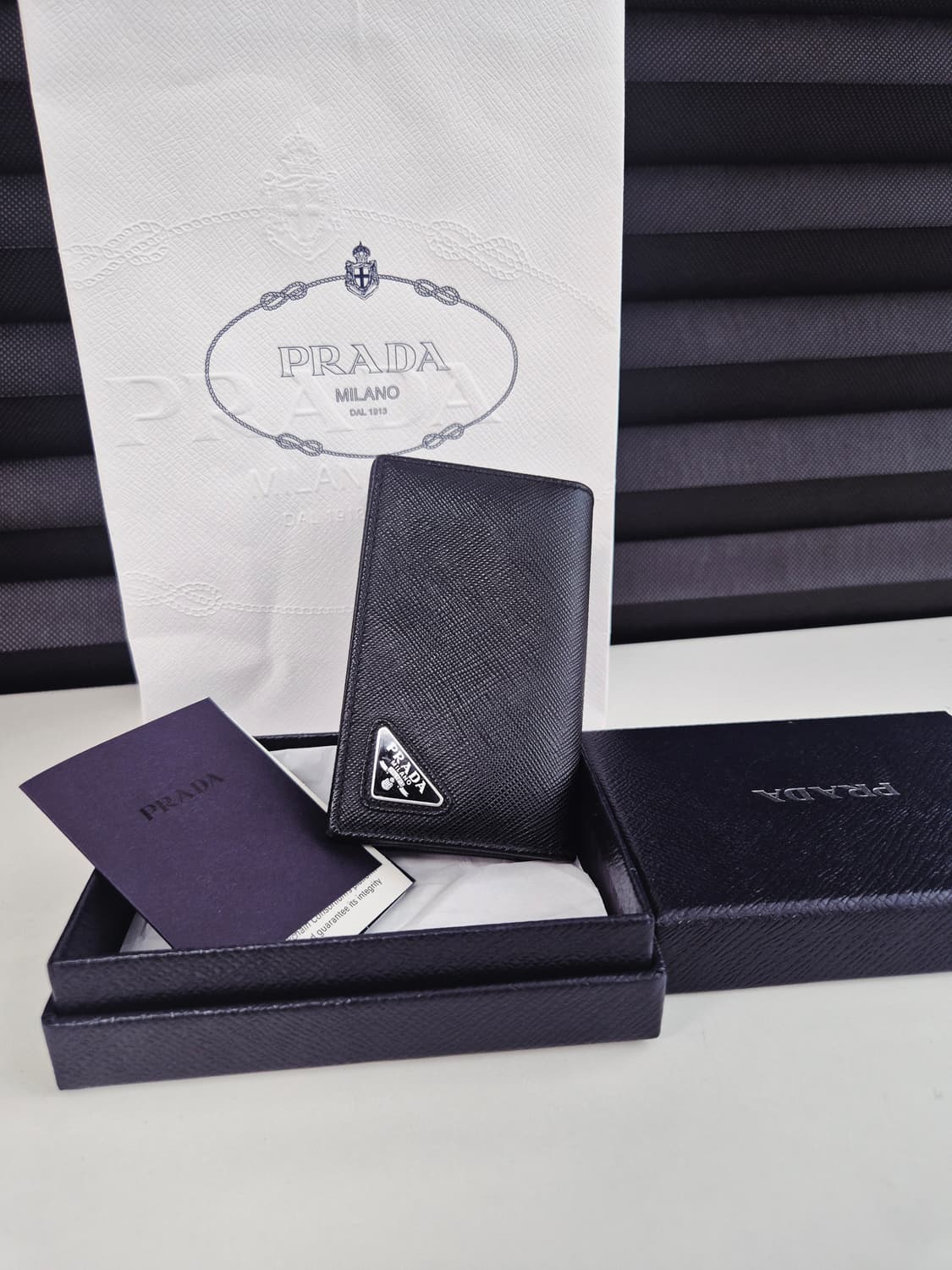 프라다 사피아노 남성 카드지갑 상품이미지1