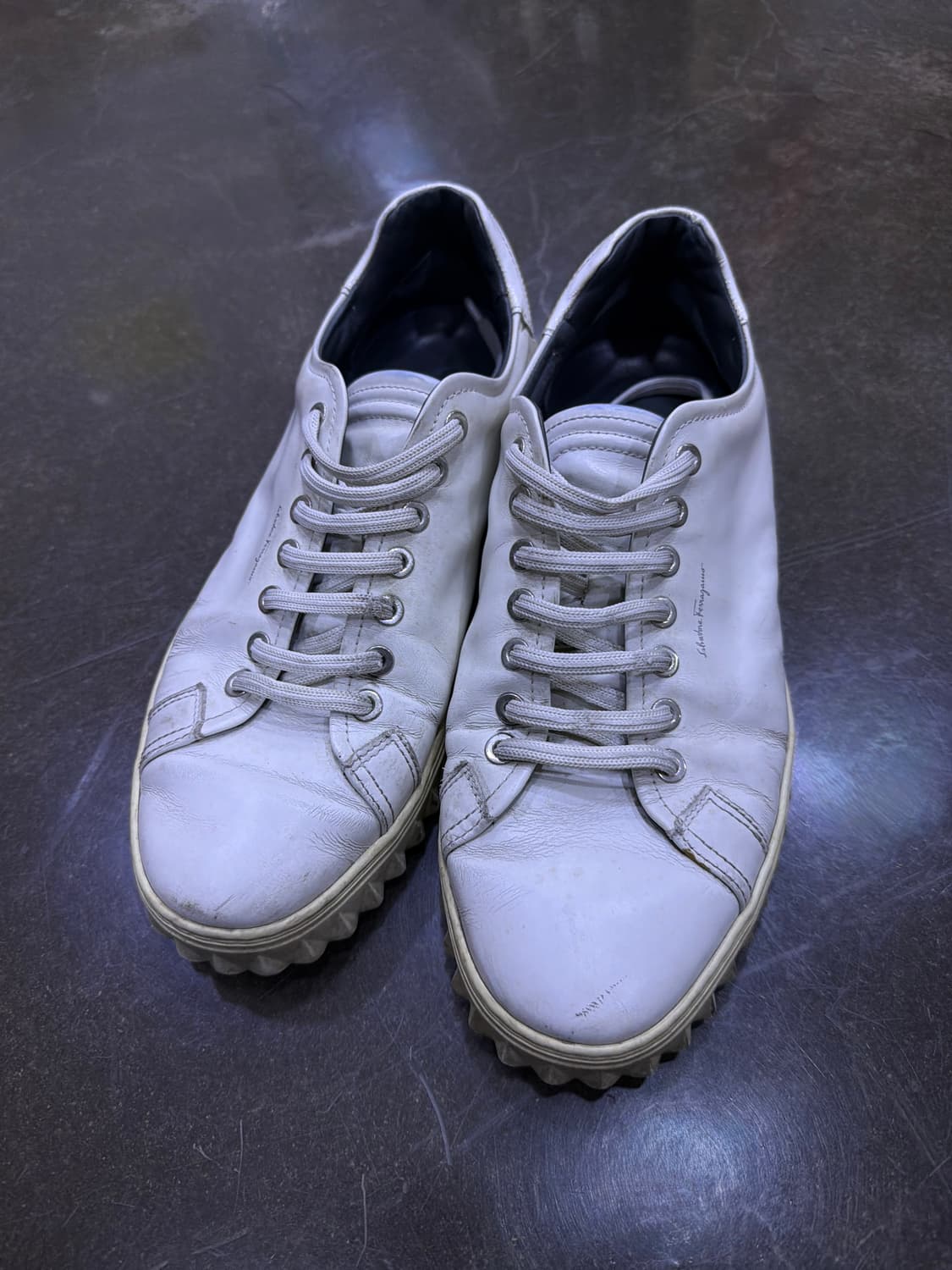 살바토레 페라가모 큐브 화이트 스니커즈 7 사이즈 260 상품이미지2