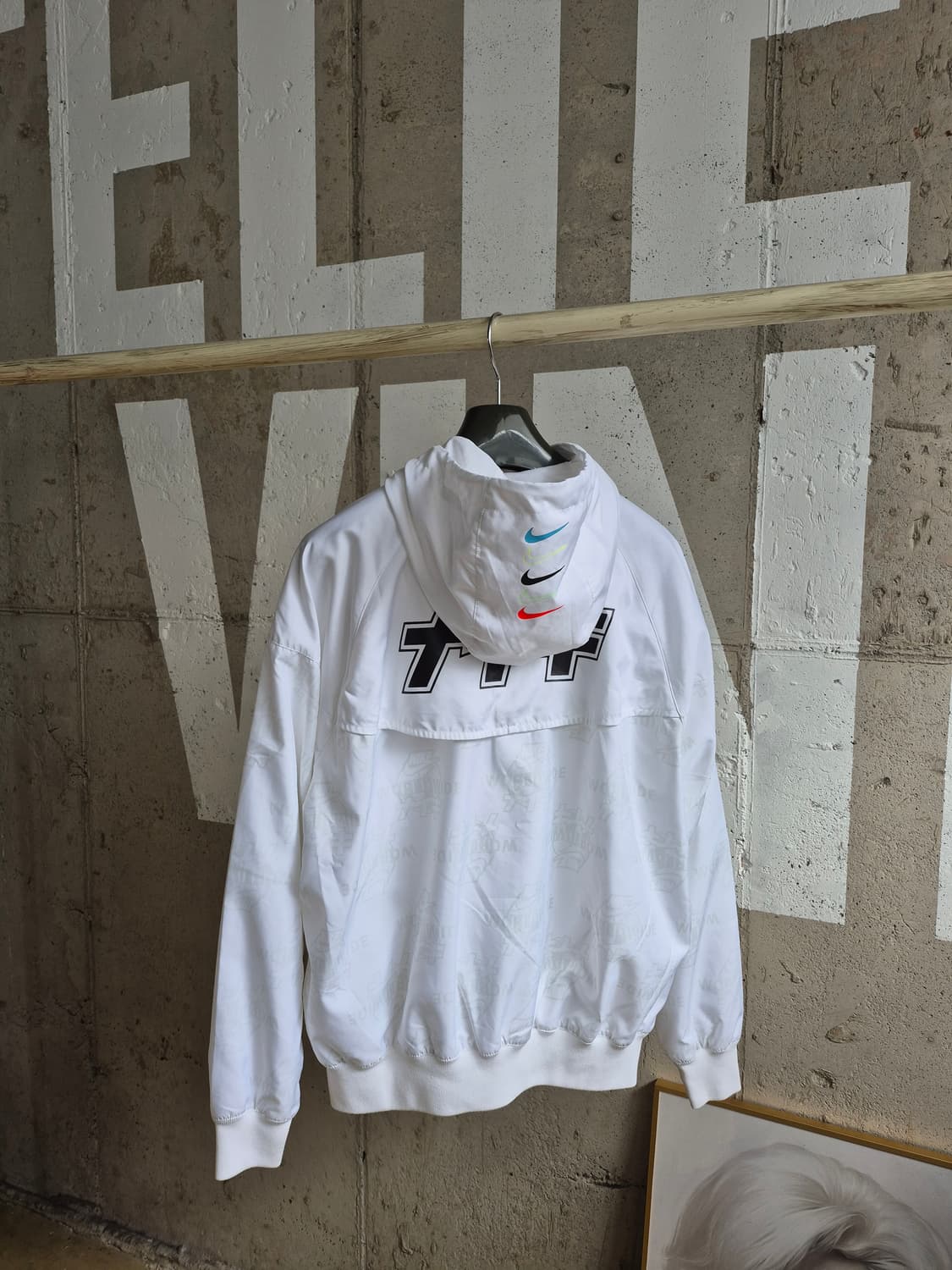 나이키 한정판 월드와이드 후드집업 상품이미지1